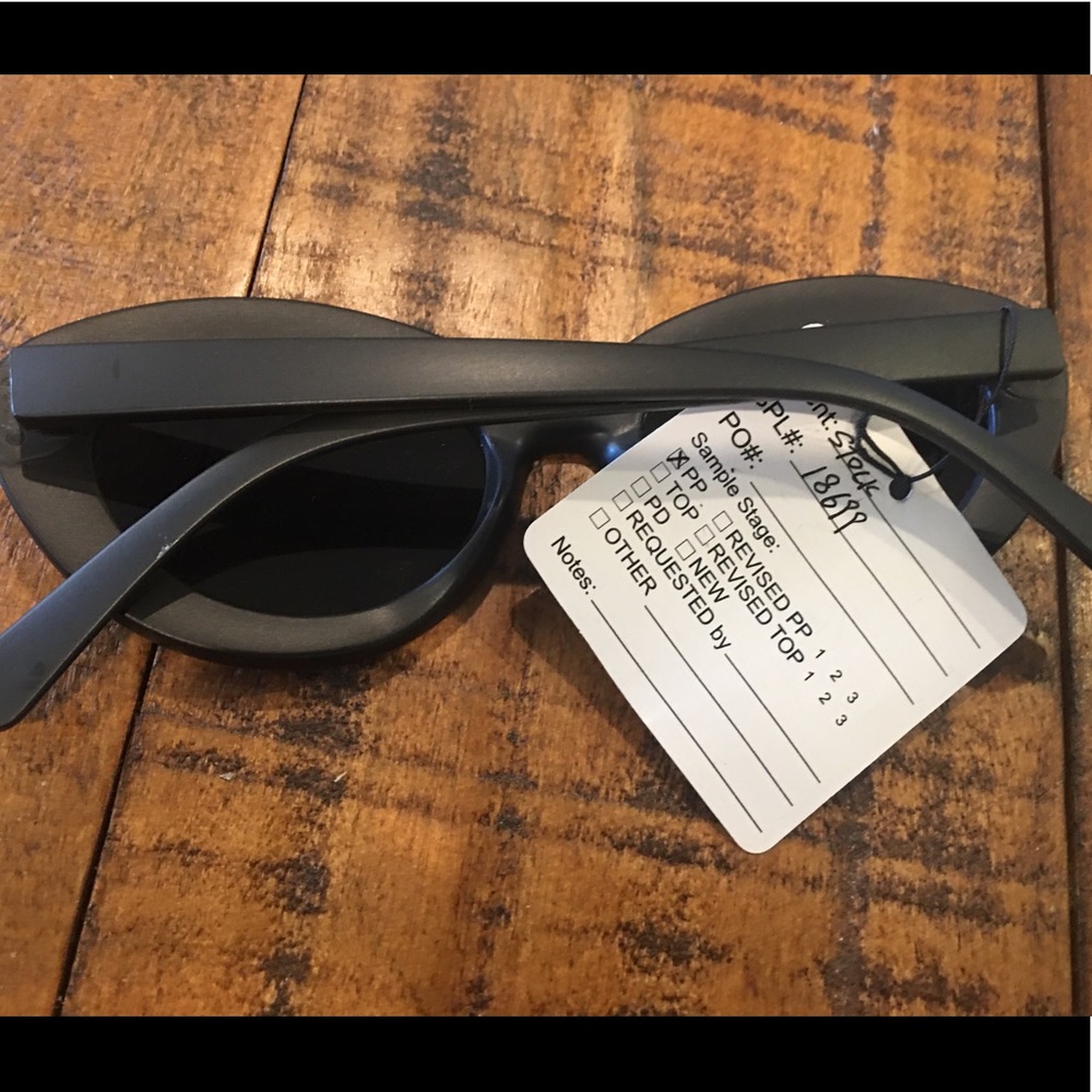 SUNGLASSES - Picture 4 of 4